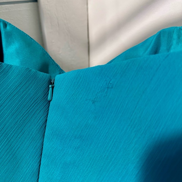 David's Bridal Strapless Emerald Green Dress - Picture 5 of 8